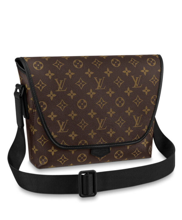 Louis Vuitton Magnetic Messenger M45557 Brown